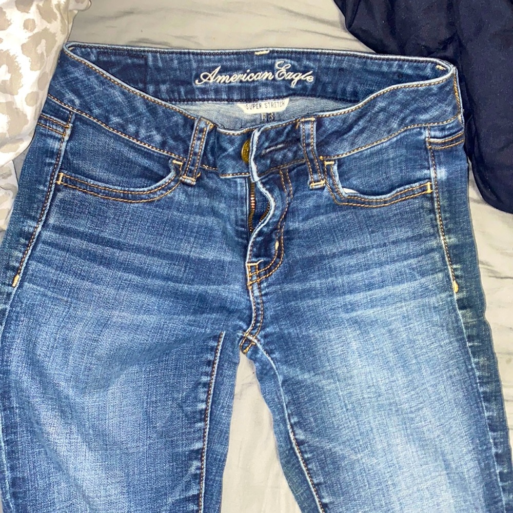 Length is short. Size 2 American eagle